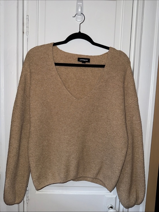 Express Sweaters - Express Women's V-Neck Sweater in Camel/Tan